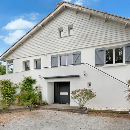 - Magnifique Maison Avec Piscine - 8 Pers Сasa de vacaciones *