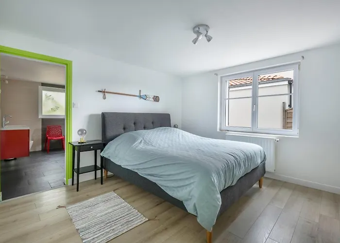 Hébergement de vacances - Magnifique Maison Avec Piscine - 8 Pers