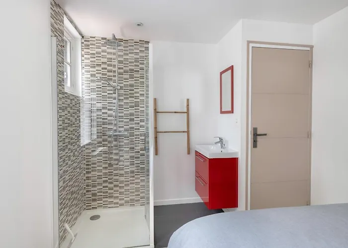 - Magnifique Maison Avec Piscine - 8 Pers *